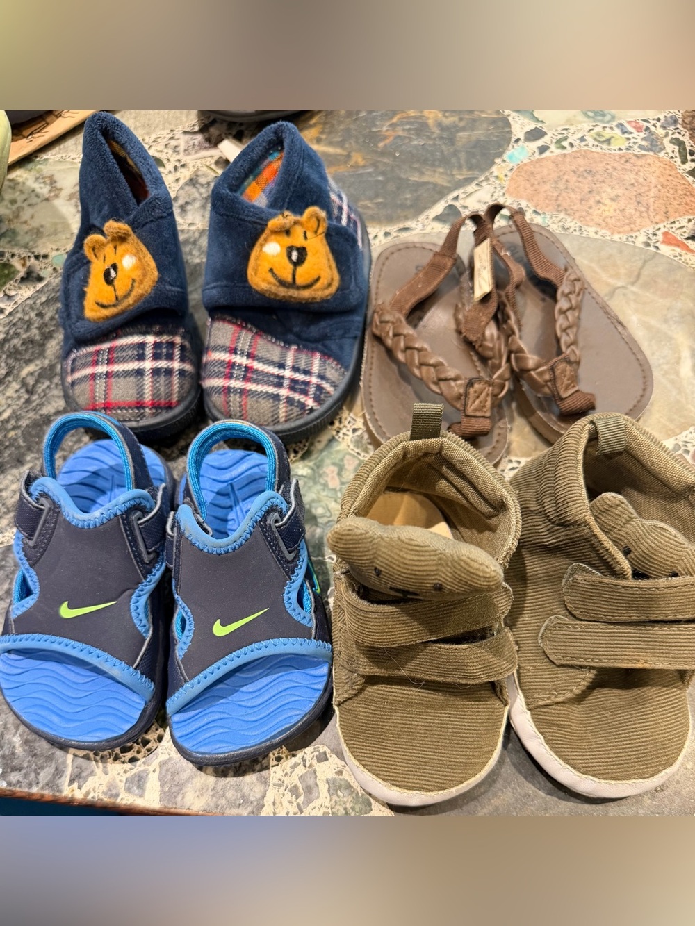 4 set Nike Kids Blue and Navy Athletic Sandals with Lime Swoosh 12-18 months